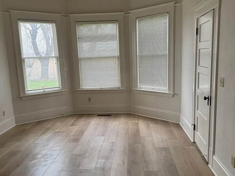 9151 Campbell Rd — Photo 31