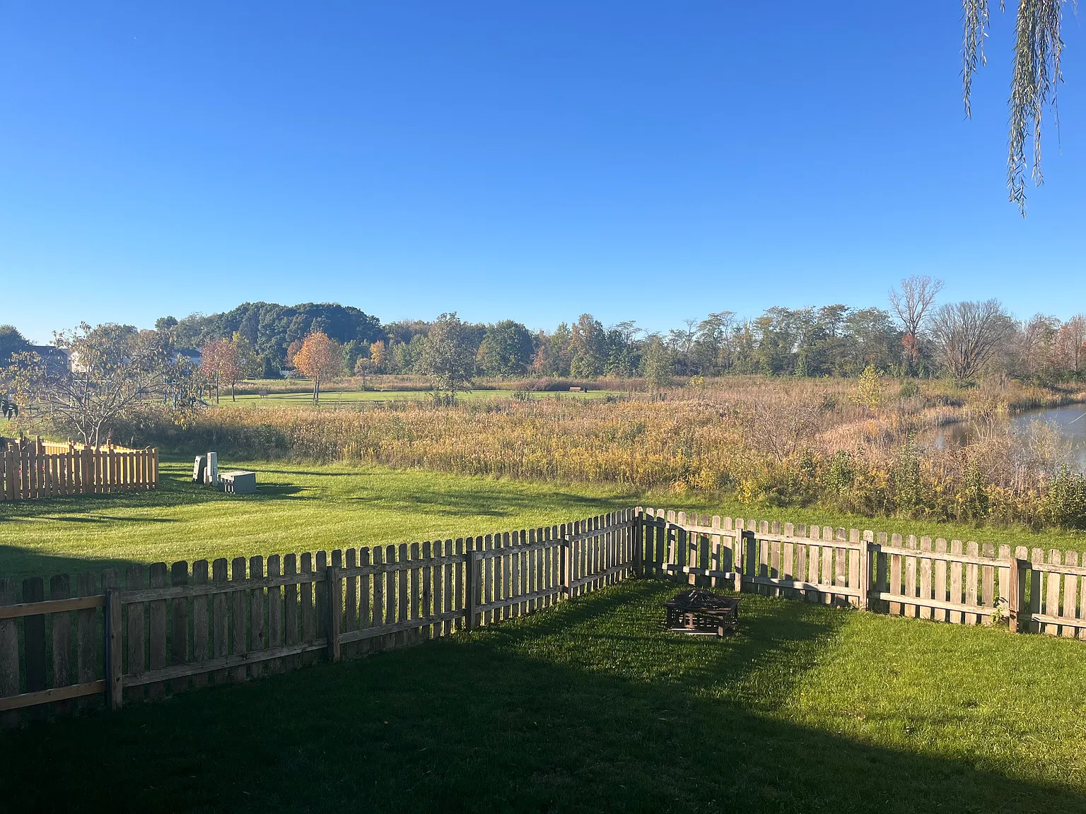 3 bed, 1276 sqft, $2,100 — Photo 4
