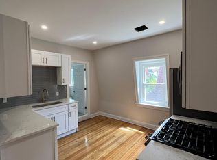 108 Vinton St #3, Providence, RI 02909