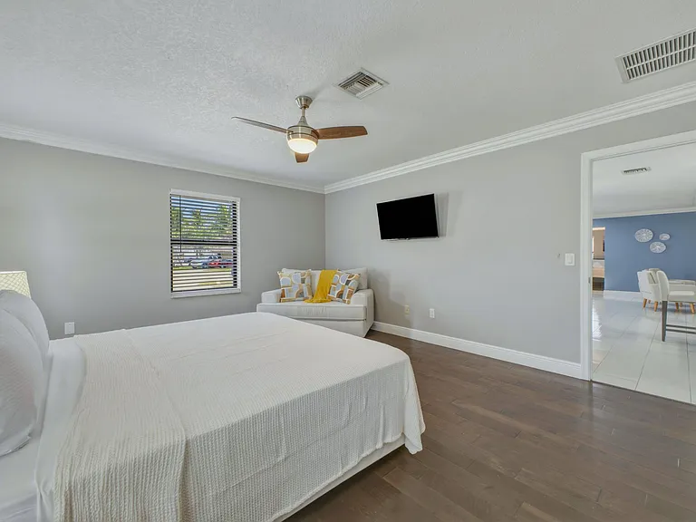 1127 Sea Pines Way — Photo 34
