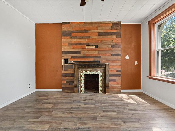 2nd image of 1925 Ann Ave