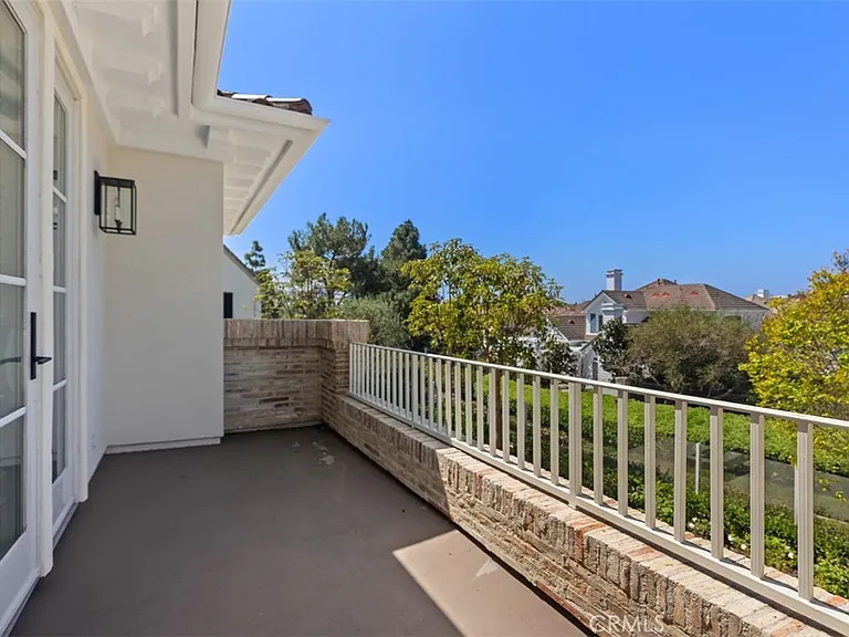 17 Colonial Dr — Photo 17
