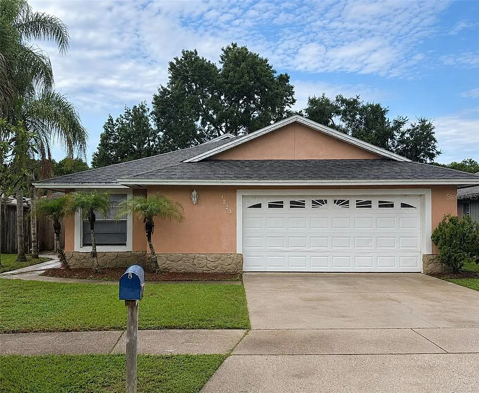 5 bed, 2.0 bath, 1568 sqft, $2,495 — Photo 1