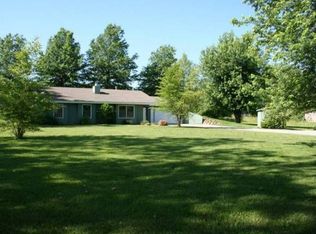 8249 SW 53rd St, Topeka, KS 66610