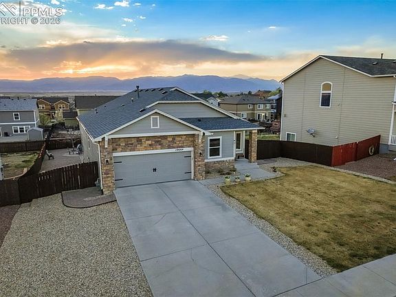 3rd image of 10664 Delaney Ln