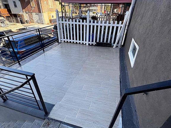 4th image of 350 E Albanus St