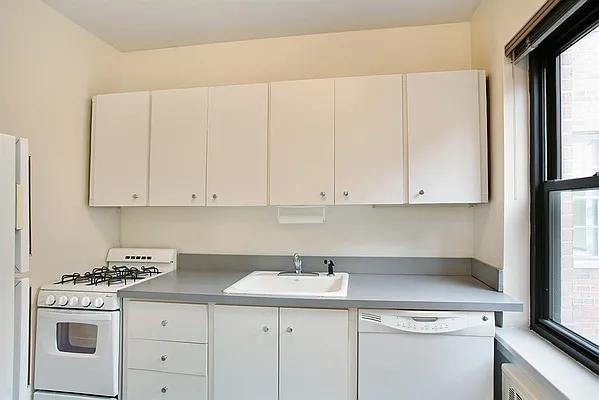 Sold by Corcoran | media 3