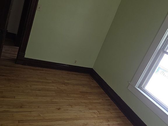 4th image of 309 N Maple St #311