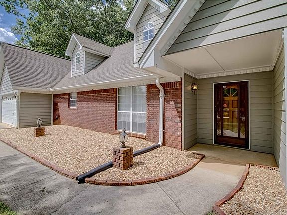 3rd image of 360 Leigh Kay Dr
