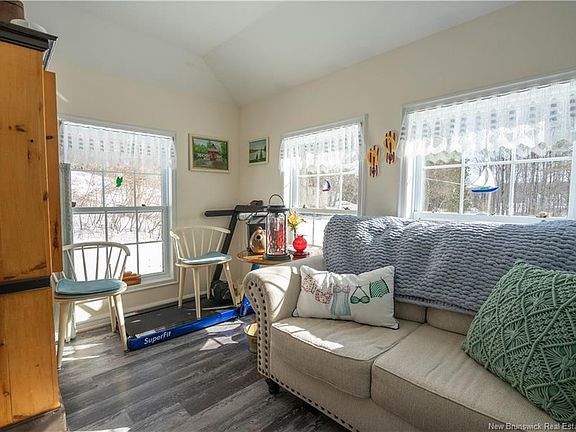 2nd image of 53 Woodmans Point Rd