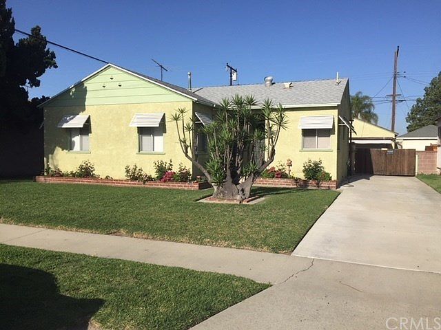 1st image of 12129 Roseton Ave