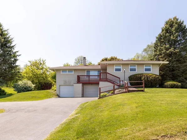 4129 Griffin Rd, Syracuse, NY 13215