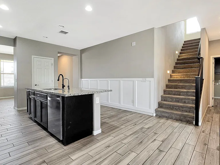 17156 W Lincoln St — Photo 7