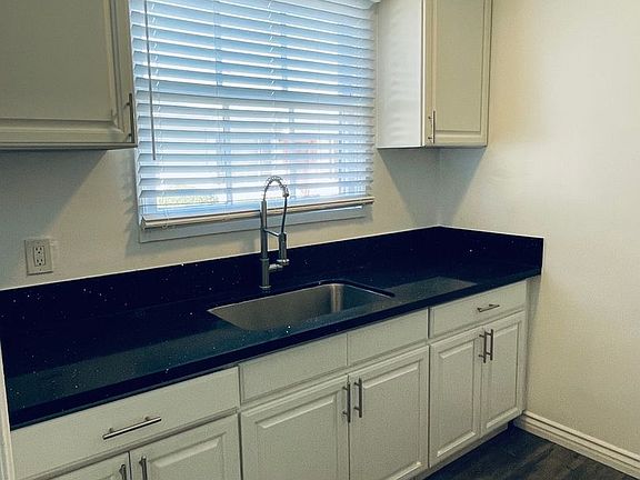 5th image of 1438 Dixon St #735