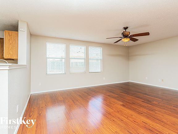 2nd image of 336 Daisy Ln