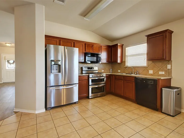 2731 Herrington Cv — Photo 13