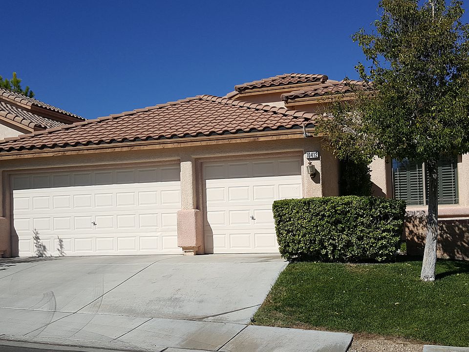 Summerlin*1 Story*3 Car Gar