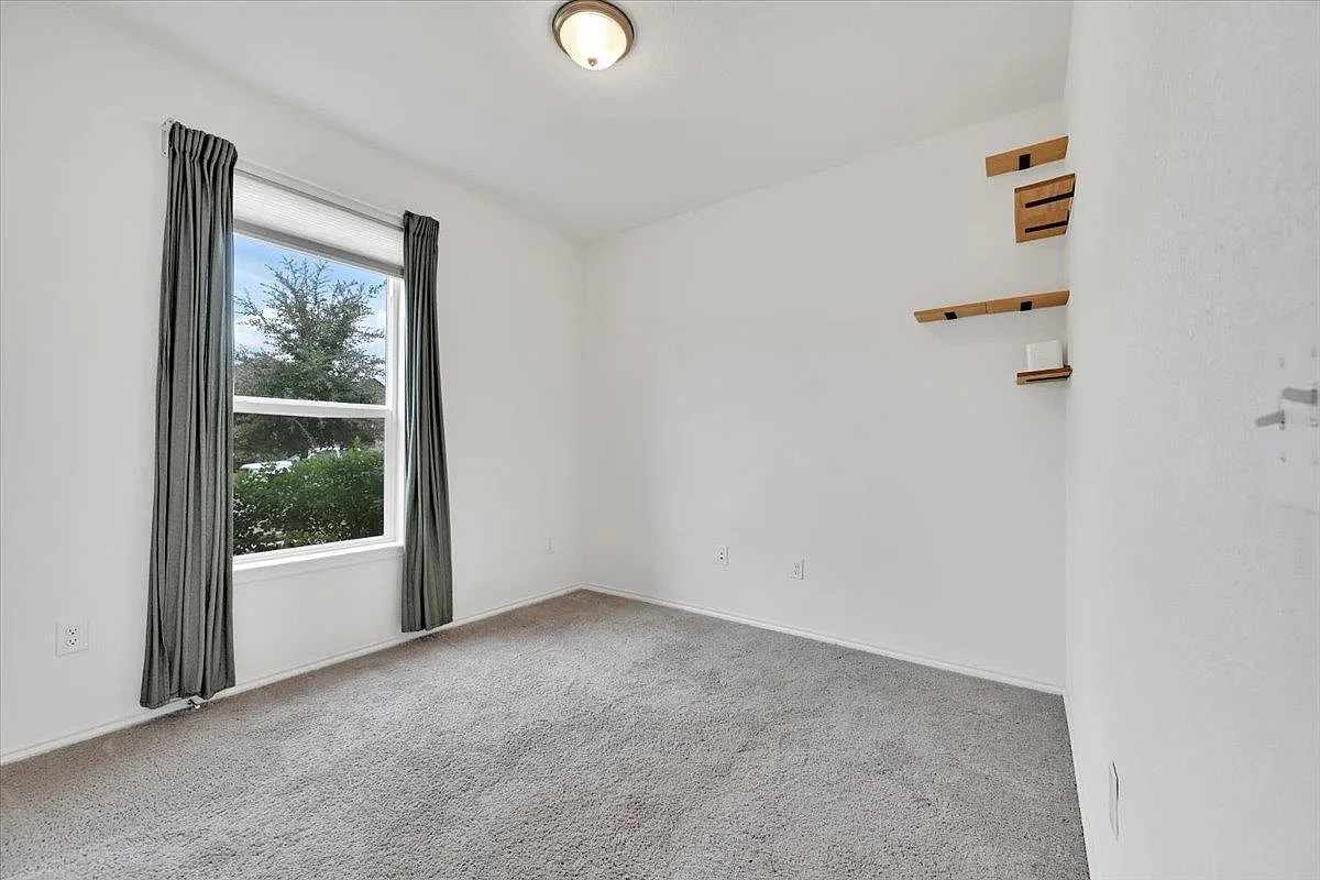 3 bed, 2.0 bath, 1491 sqft, $2,695 — Photo 3