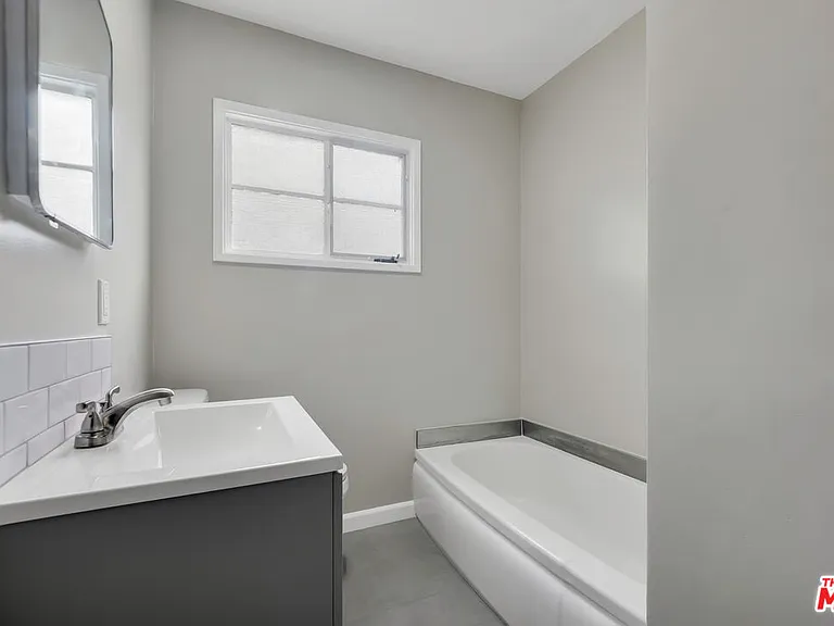 4086 Abourne Rd #A — Photo 22