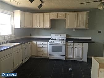 2nd image of 27 Lincoln Ave