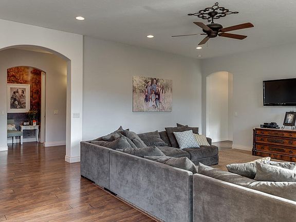 4th image of 3703 W Sagebrush Dr