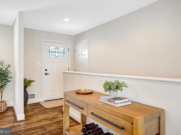 4th image of 8813 Queen Elizabeth Blvd