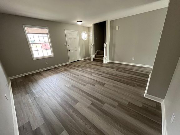 3rd image of 129 North St