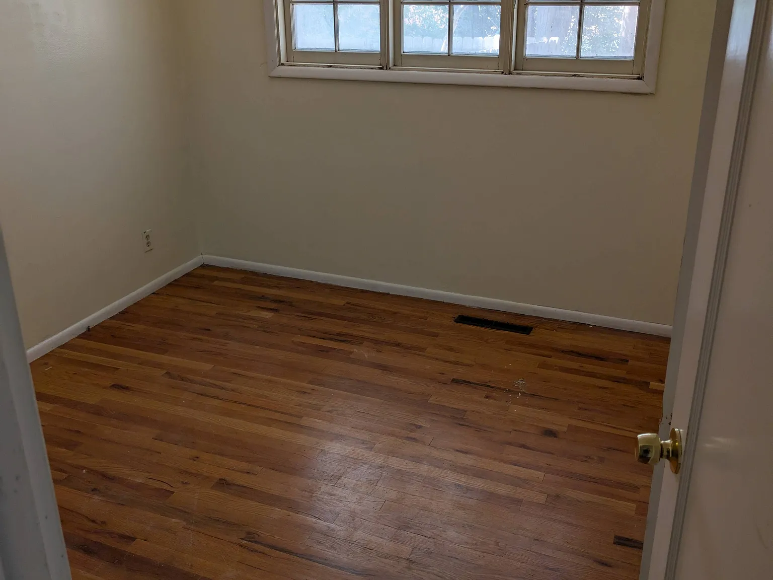 370 West 16th Street - 2 — Photo 4