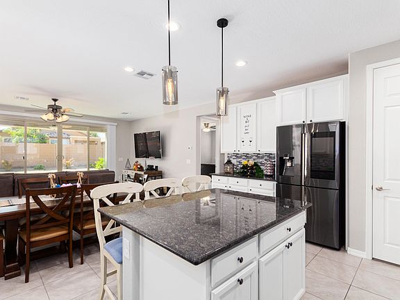 4th image of 44001 W Palo Aliso Way