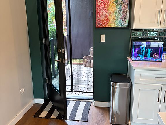 4th image of 720 N Washington St #206