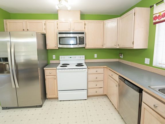 4th image of 7112 203rd Street Ct E