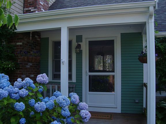 Farmer's Porch entry