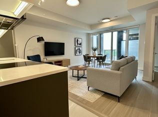 664 Spadina Ave #810, Toronto, ON M5S 2H8