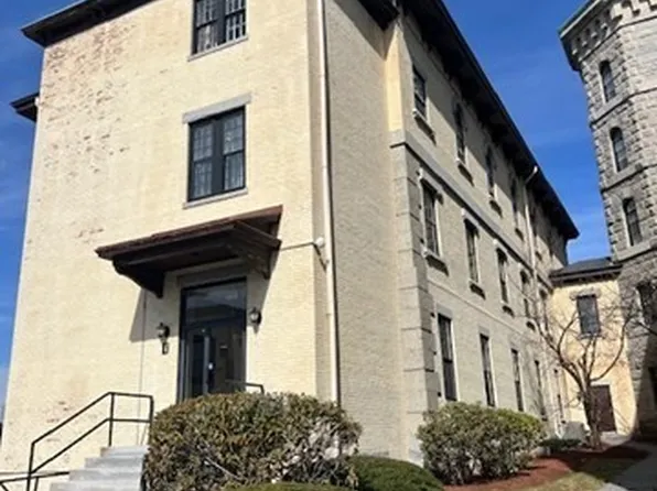 201 Thorndike St Unit 1-27, Lowell, MA 01852