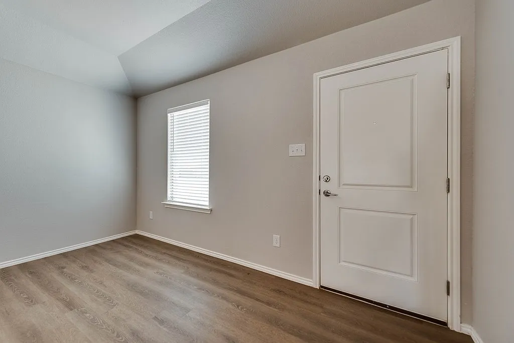 3 bed, 2.0 bath, 1511 sqft, $2,600 — Photo 2