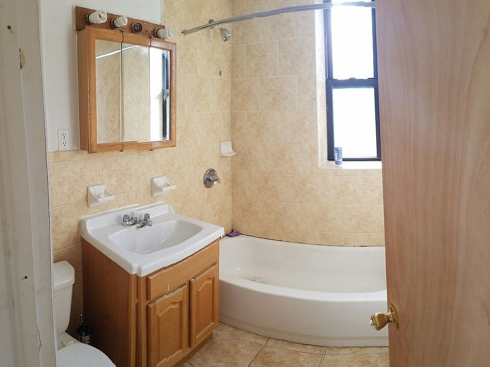 2nd image of 221 Linden Blvd APT E5
