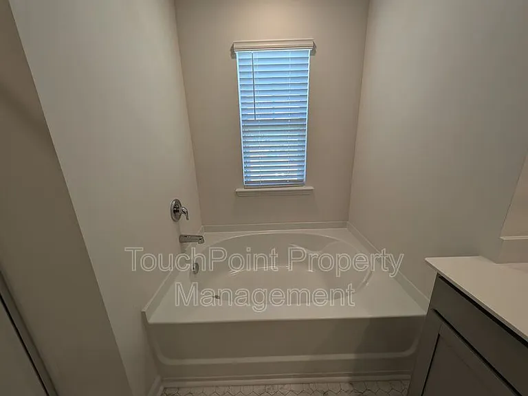 2167 Vanderlyn St — Photo 36