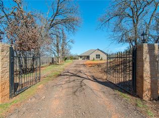 4719 Strawberry Ln, Edmond, OK 73034