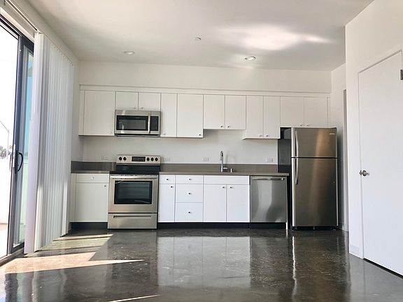 5th image of 3953 1st Ave #204