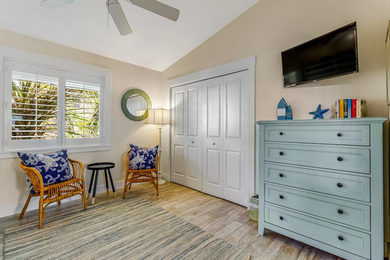 3 bed, 2.0 bath, 1496 sqft, $8,723 — Photo 3