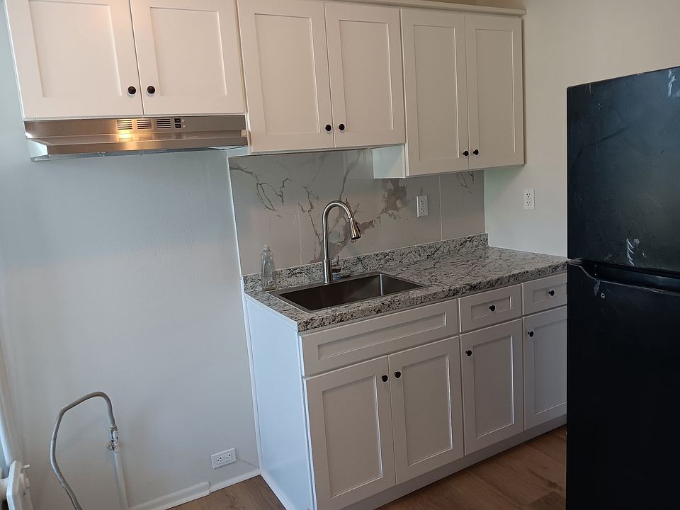 1st image of 247 N 10th St Floor 1