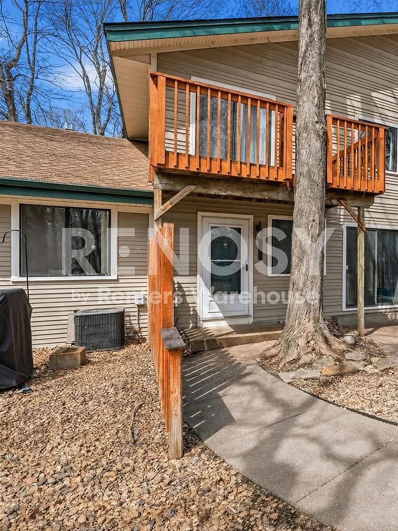 2BD/1BA Townhome in Plymouth Available Now! — Photo 1