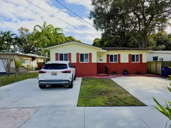 31 SW 8th St, Hallandale Beach, FL 33009