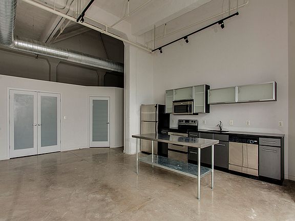5th image of 444 N 4th St Unit 819