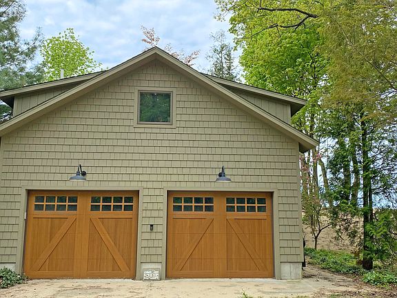2nd image of 4181 N Lakeshore Dr