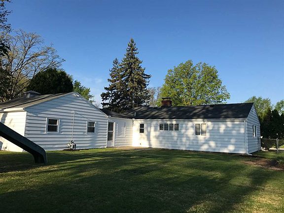 2nd image of 2712 Hilltop Dr