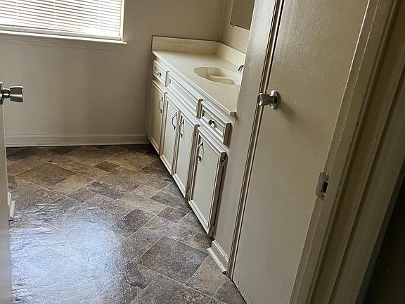 4th image of 40459 W Hernandez Ave APT 3