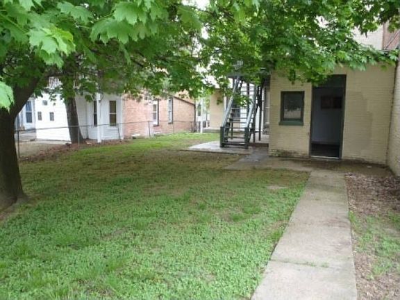 Fenced Rear Yard