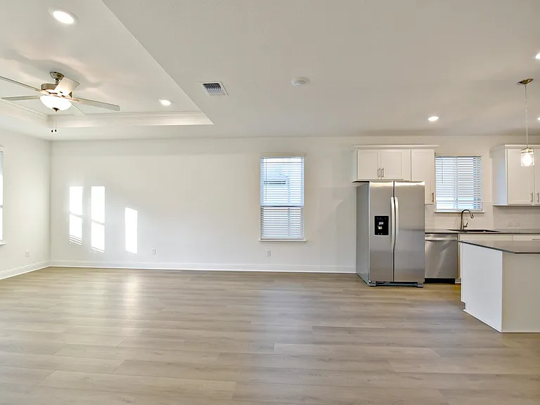 517 Scooter St — Photo 10