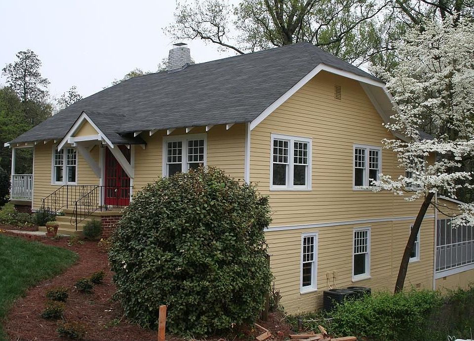 Beautiful Bungalow Bigger than it looks!